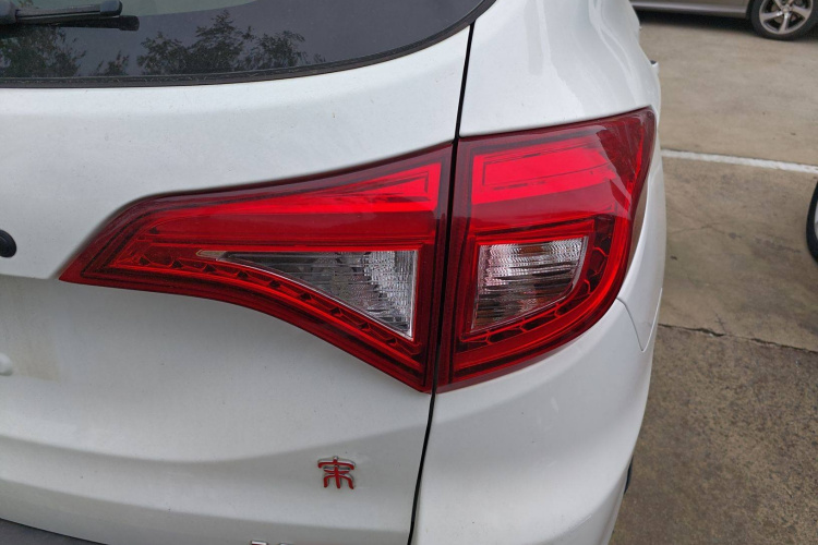 比亚迪 宋 2016款 2.0TID 自动尊贵型车身外观6006