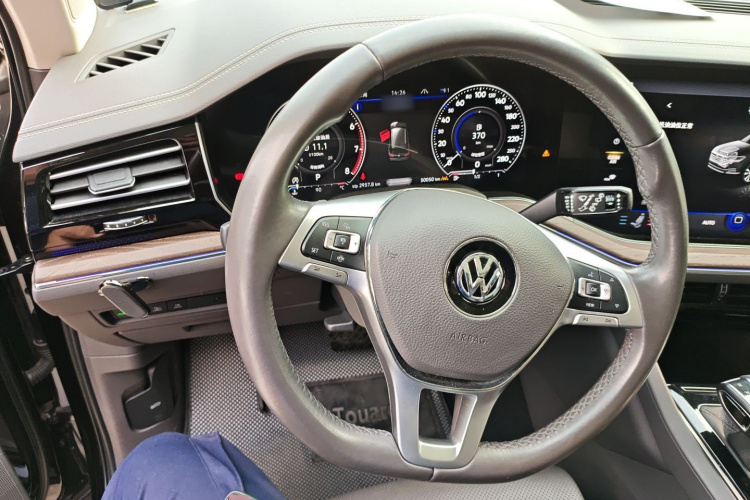 大众 途锐 2020款 3.0TSI 锐享版 国VI中控内饰13