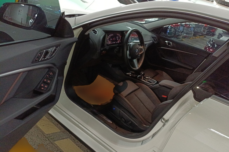 宝马2系(进口) 2023款 225i 四门轿跑车 M运动套装中控内饰20