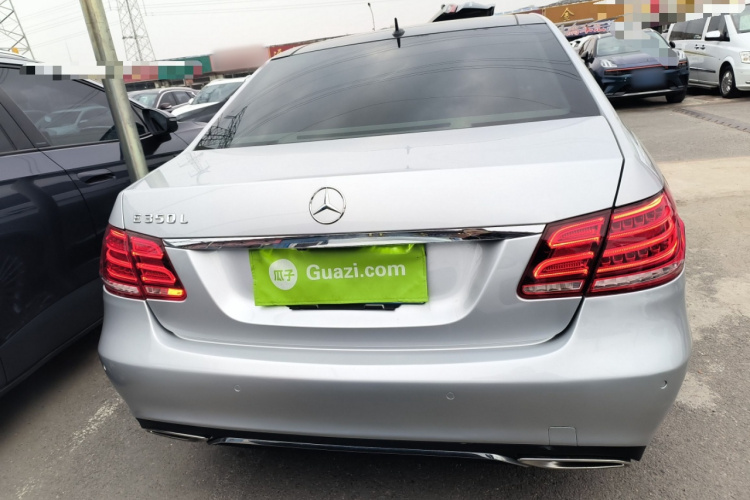 奔驰E级 2014款 E 300 L车身外观6