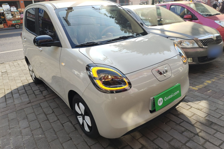 五菱汽车 宏光MINIEV 2025款 四门版 臻享+款车身外观3