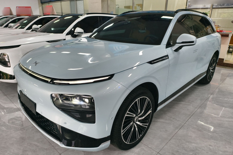 小鹏G9 2022款 702 Pro车身外观1