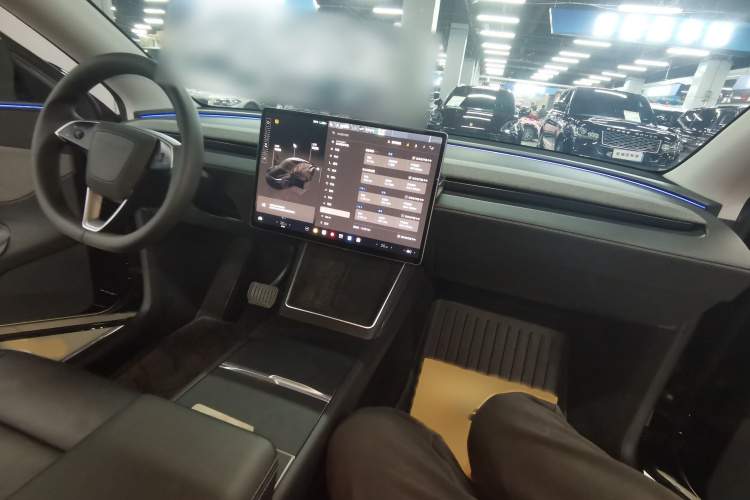 特斯拉 Model Y 2025款 后轮驱动版中控内饰7002