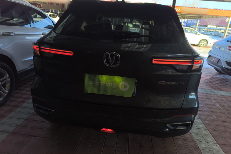 长安CS55PLUS 2022款 第二代 1.5T DCT尊贵型车身外观6