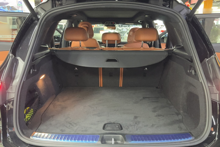 奔驰GLC 2024款 GLC 300 L 4MATIC 动感型 5座局部细节23