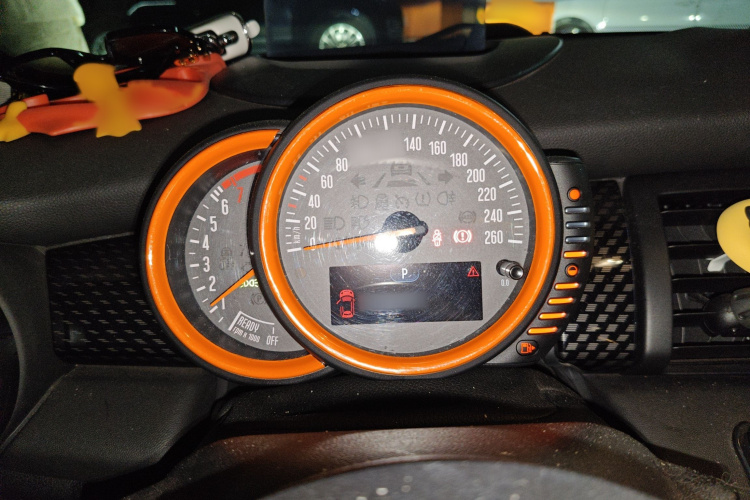 MINI 2016款 2.0T COOPER S 先锋派 五门版局部细节14