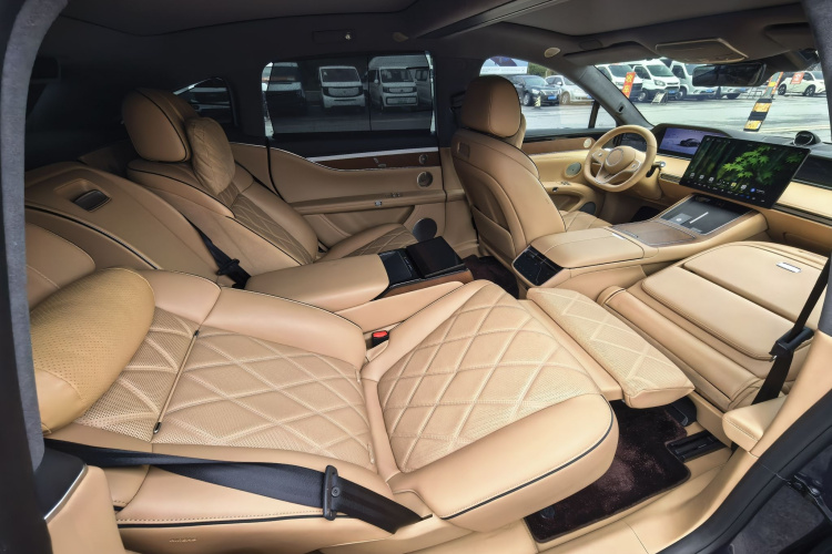 鸿蒙智行 享界S9 2025款 增程 Ultra中控内饰7010