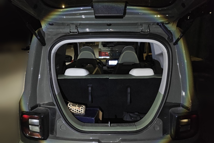 吉利银河 2025款 210km 熊猫骑士中控内饰23