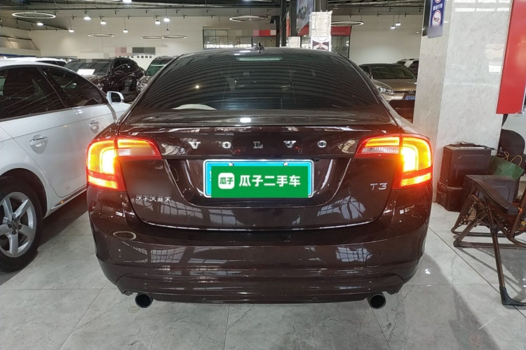 沃尔沃S60 2018款 S60L T3 智进进取版车身外观6
