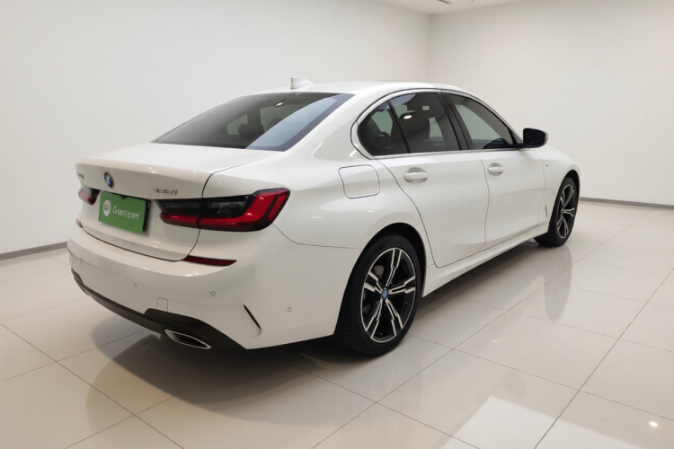 宝马3系 2021款 325i M运动套装车身外观7