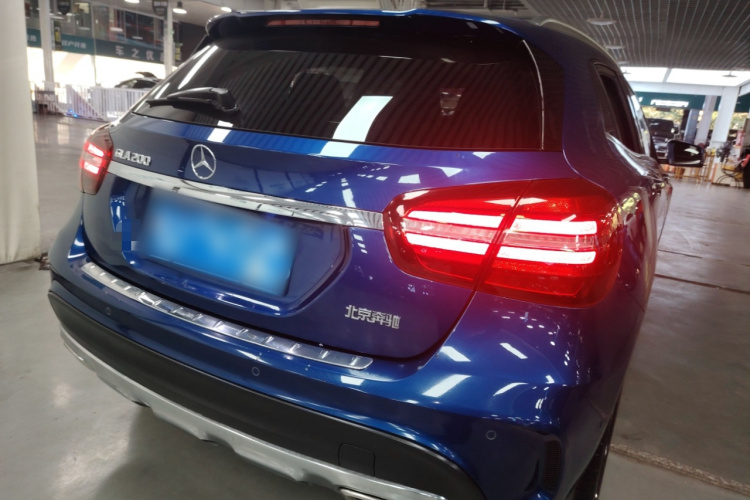 奔驰GLA 2019款 GLA 200 时尚型车身外观7