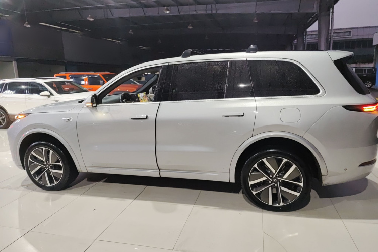 理想汽车 理想L9 2022款 Max车身外观4