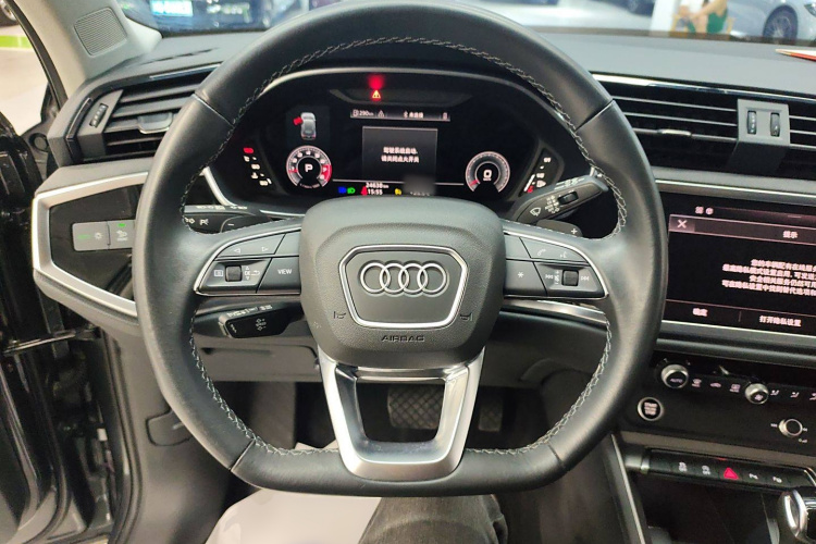 奥迪Q3 2023款 35 TFSI 时尚动感型（1.5T）局部细节13