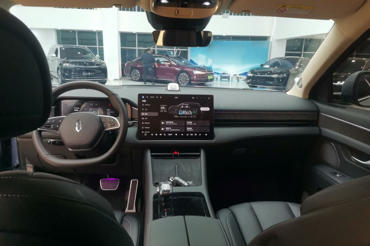 鸿蒙智行 问界M7 2024款 1.5T 智驾四驱Max版 5座中控内饰12