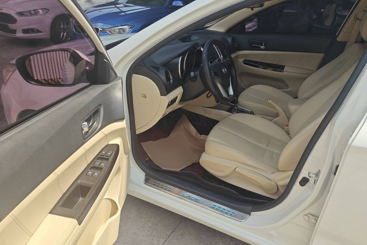 长安 逸动 2015款 1.6L 自动豪华型中控内饰20