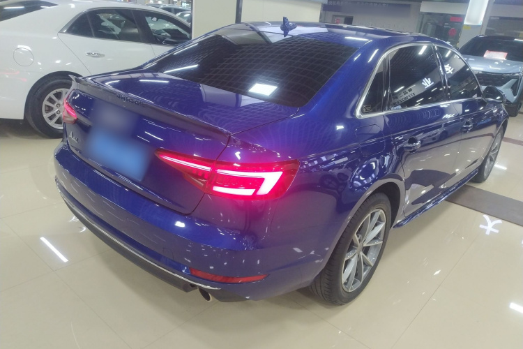 奥迪A4L 2018款 30周年年型 40 TFSI 进取型车身外观7