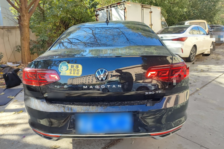 大众 迈腾 2023款 200万辆纪念版 330TSI DSG豪华型车身外观6