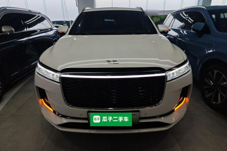 理想汽车 理想ONE 2021款 增程6座版车身外观2