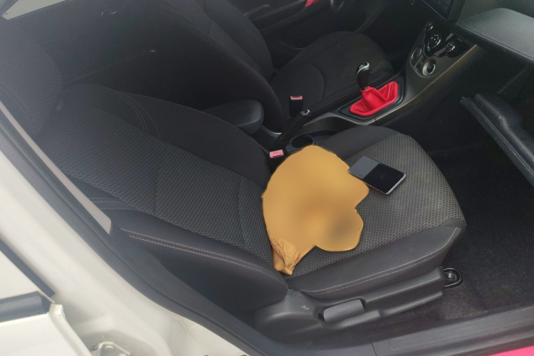 海马M3 2017款 1.5L 手动时尚型局部细节41