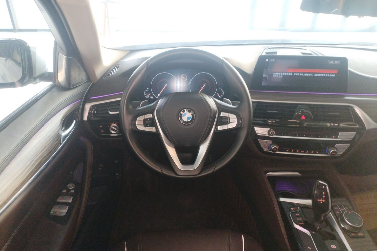 宝马5系 2019款 530Li 领先型 豪华套装局部细节13