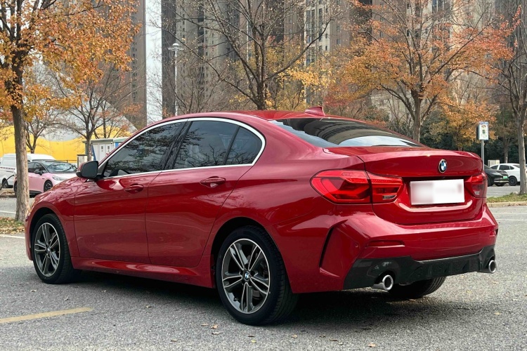 宝马1系 2021款 120i M运动版车身外观6003