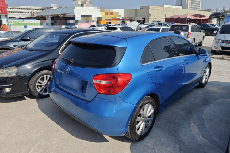 奔驰A级(进口) 2013款 A 180 时尚型车身外观7