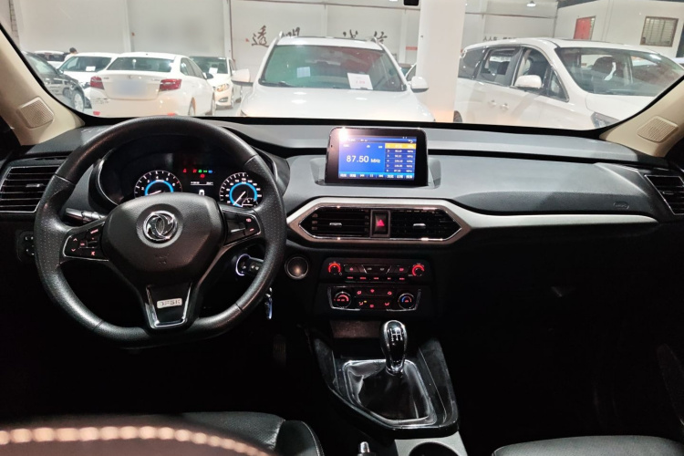 东风风光 风光S560 2018款 1.8L 手动舒适型 5座 国V中控内饰12