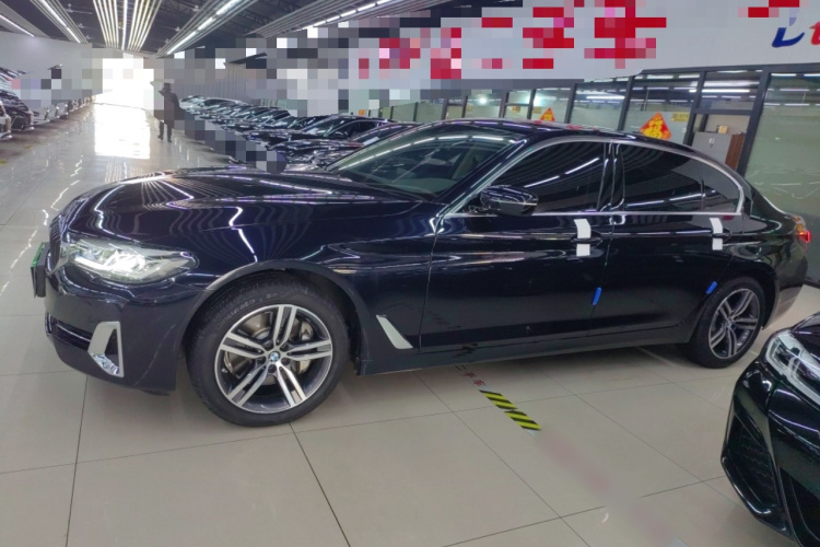 宝马5系 2023款 改款 530Li 领先型 豪华套装车身外观4