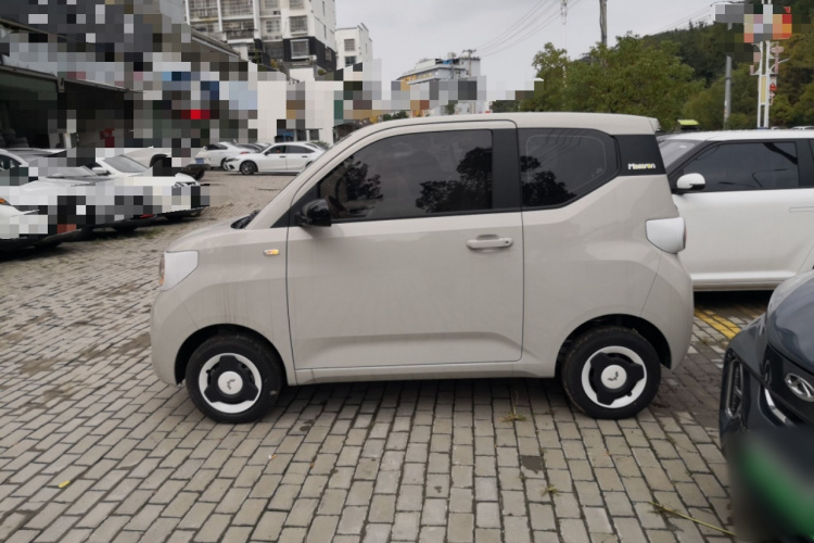 五菱汽车 宏光MINIEV 2024款 第三代 215km 青春版车身外观4