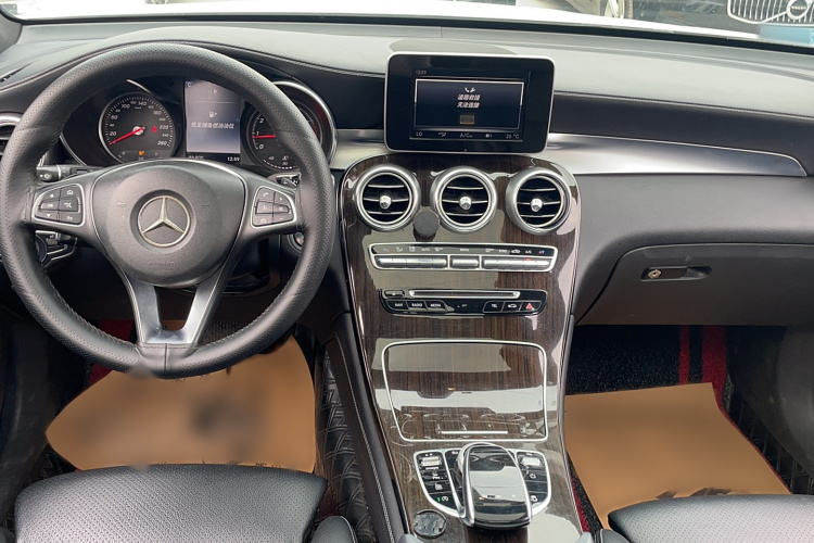 奔驰GLC 2017款 GLC 260 4MATIC 动感型中控内饰7004