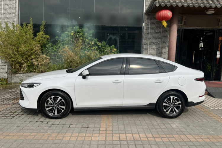 比亚迪 秦PLUS 2025款 DM-i 智驾版 55KM领先型车身外观6003