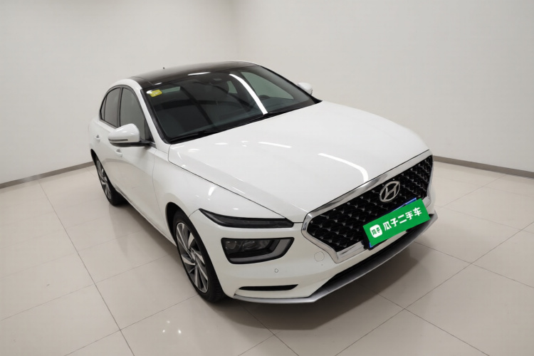 现代 名图 2021款 270TGDi DCT TOP旗舰版车身外观3