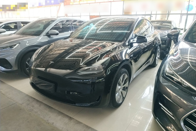 特斯拉 Model Y 2022款 改款 后轮驱动版车身外观1