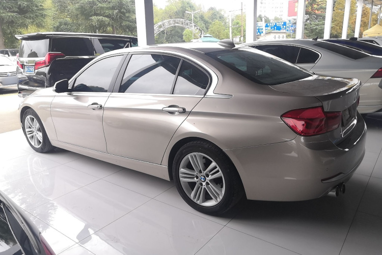 宝马3系 2018款 318Li车身外观4