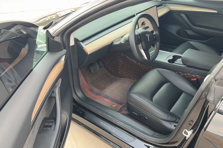 特斯拉 Model 3 2022款 后轮驱动版中控内饰7003
