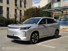 蓝电E5 PLUS 2025款 165km 长续航版PLUS 5座