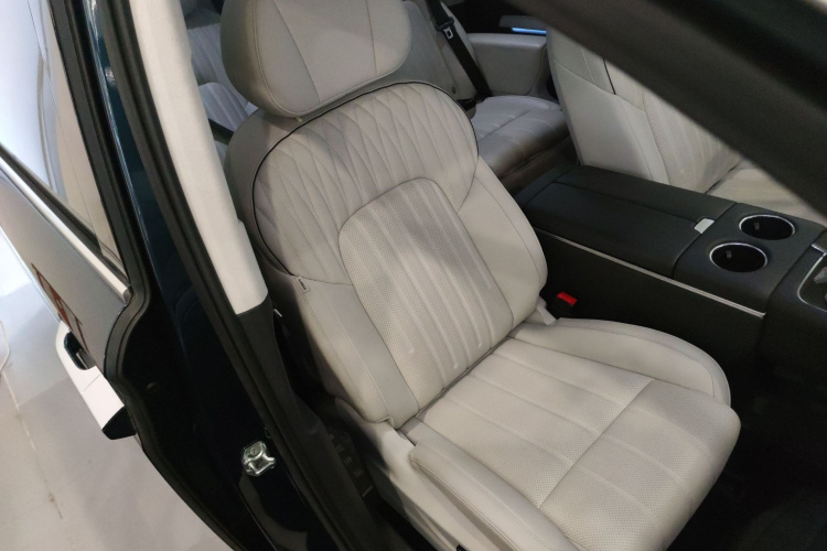 岚图汽车 岚图梦想家 2025款 PHEV 四驱旗舰鲲鹏版局部细节41