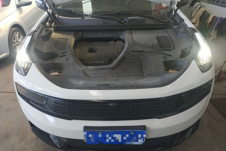 领克01 2017款 2.0T 四驱劲Pro版机舱底盘24