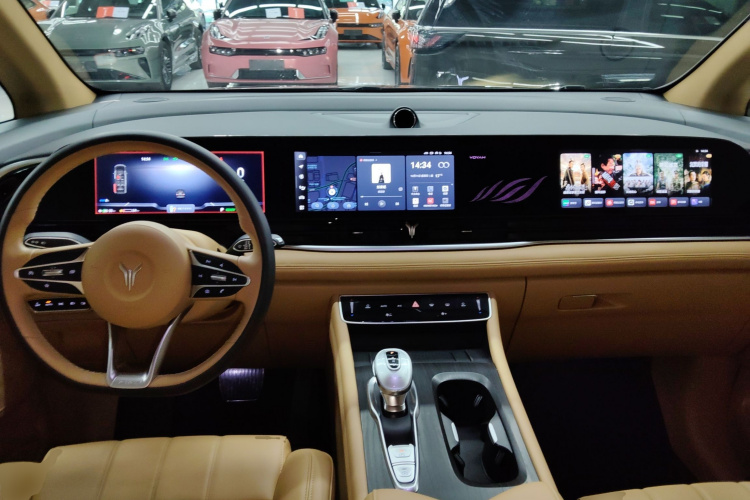 岚图汽车 岚图梦想家 2024款 PHEV 超长续航卓越版中控内饰12