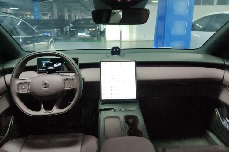 蔚来ET5 2024款 75kWh中控内饰7002