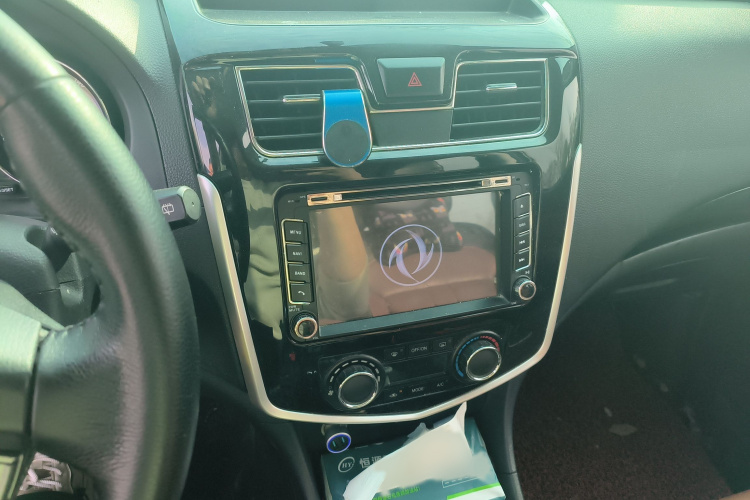 东风风行 风行F600 2016款 F600L 1.5T 豪华型局部细节16