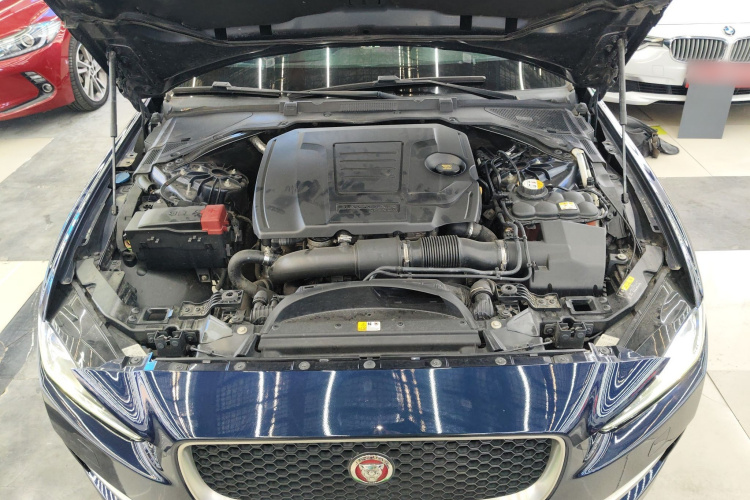 捷豹XE 2018款 2.0T 200PS 两驱R-Sport运动版局部细节24