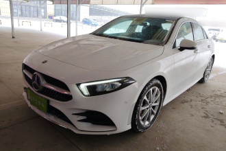 奔驰A级 2020款 改款 A 200 L 运动轿车时尚型