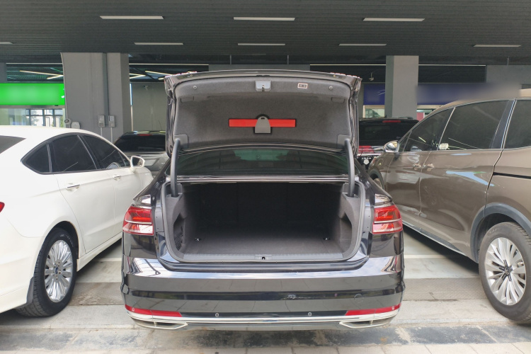 大众 辉昂 2018款 改款 380TSI 两驱商务版局部细节23