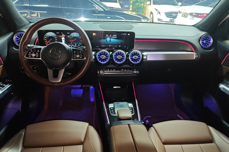 奔驰GLB 2020款 GLB 200 时尚型中控内饰12