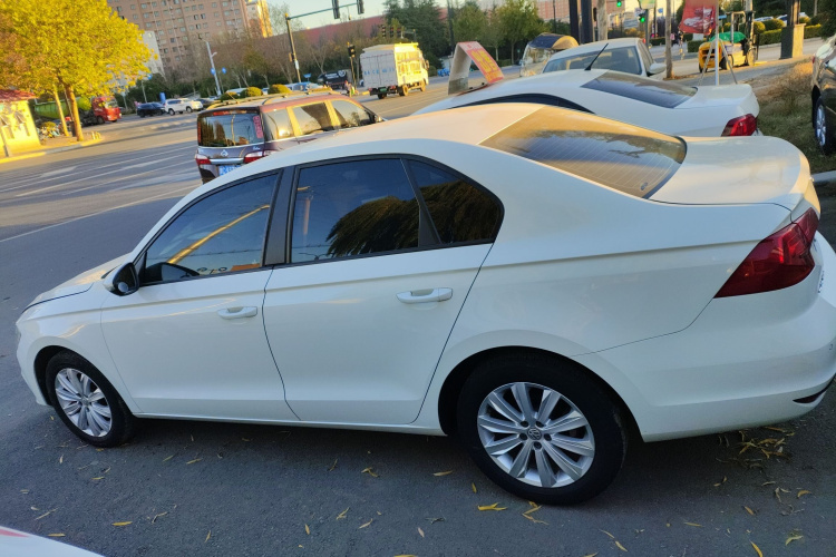 大众 2019款 改款 宝来·传奇 1.5L 手动时尚型 国VI车身外观4