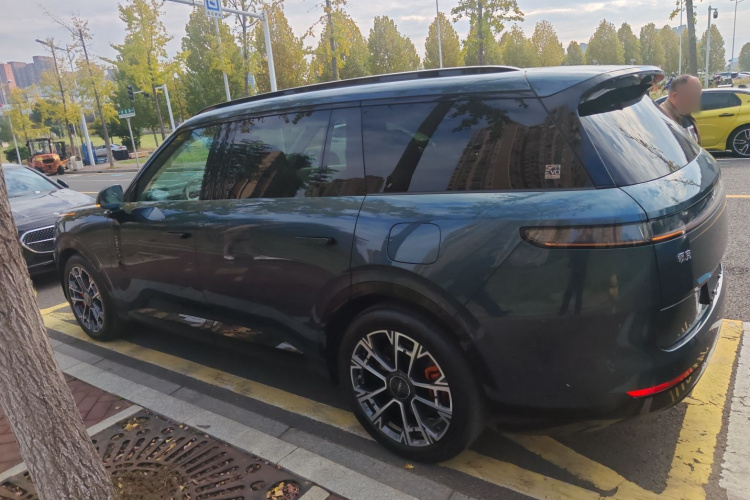 领克900 2025款 2.0T Ultra车身外观4