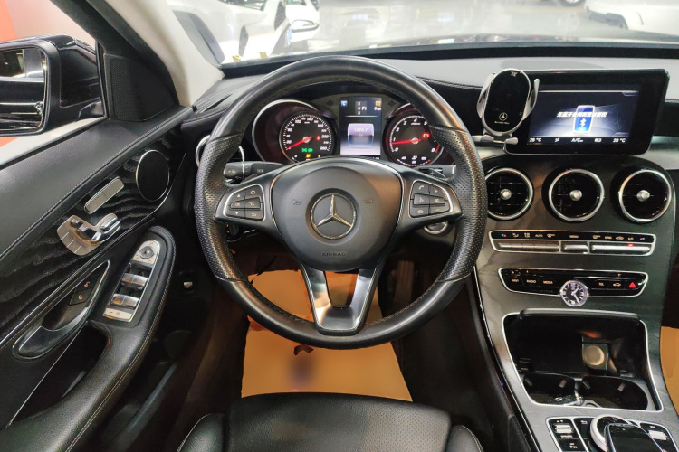 奔驰C级 2016款 C 200 L 4MATIC 运动版局部细节13