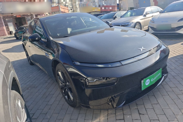 小鹏P7 2022款 480E+车身外观3