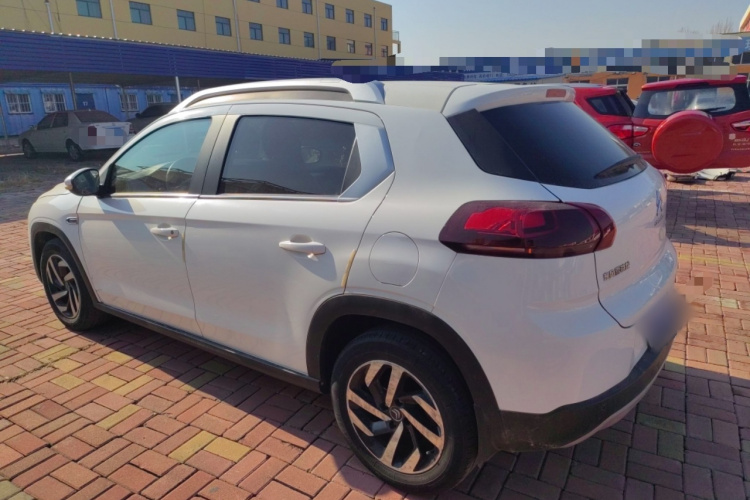 雪铁龙C3-XR 2015款 1.6L 自动先锋型车身外观4